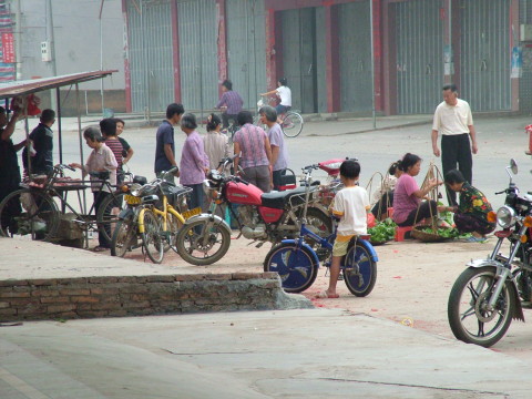 ตลาดริมถนน